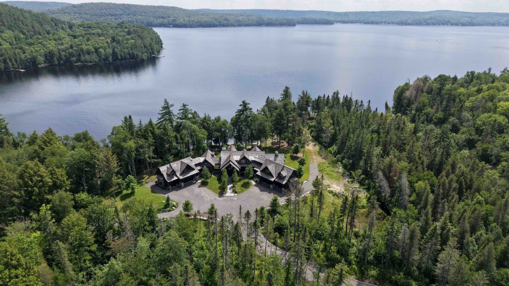 Custom Log and Timber Lake House
